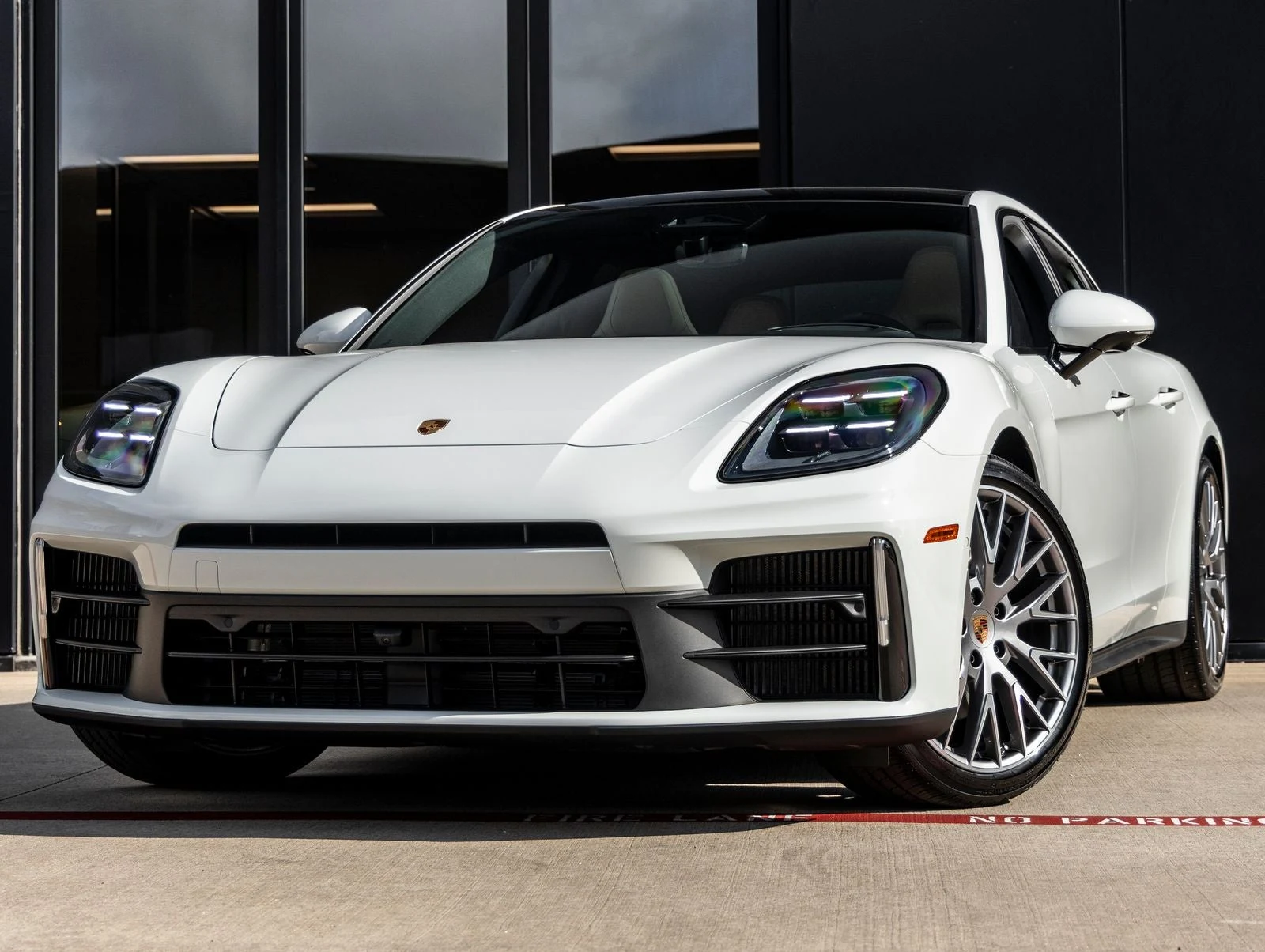 Porsche Panamera 4 (976) · white · Indigo Auto Group