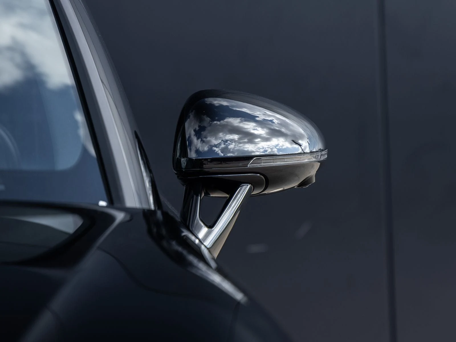 2026 Porsche Macan (95B), 19/20