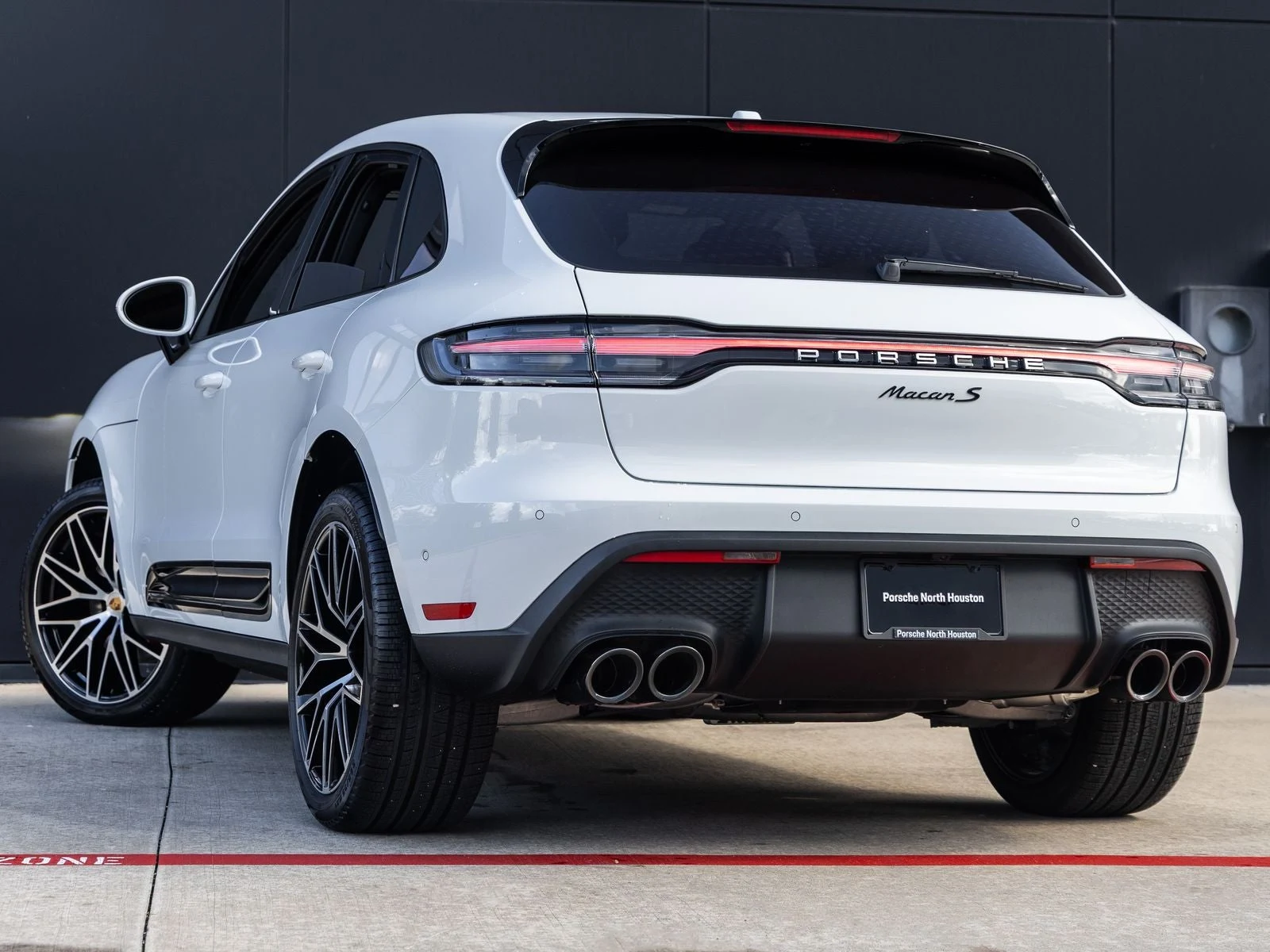 2026 Porsche Macan S (95B), 3/20
