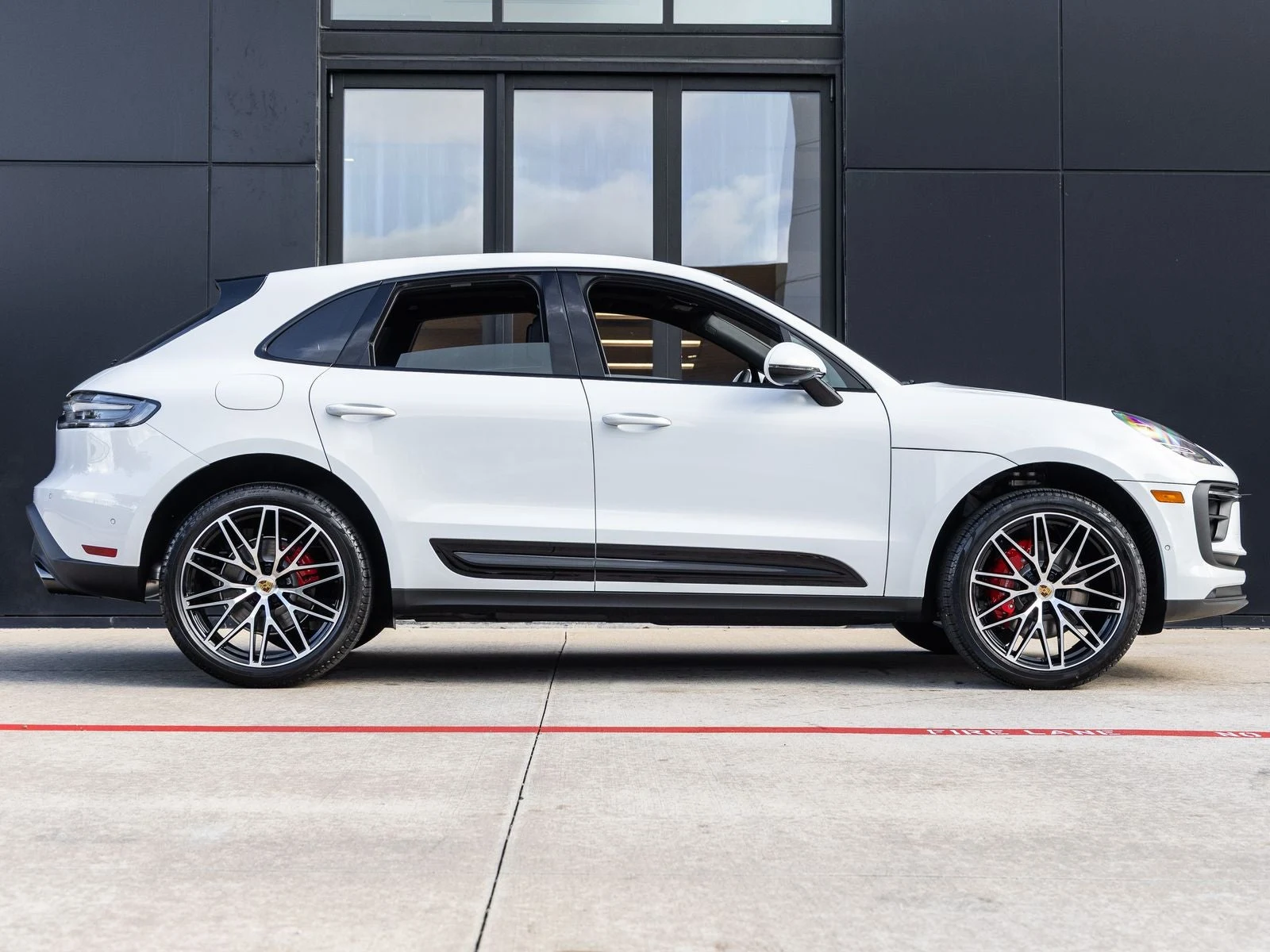 2026 Porsche Macan S (95B), 12/20