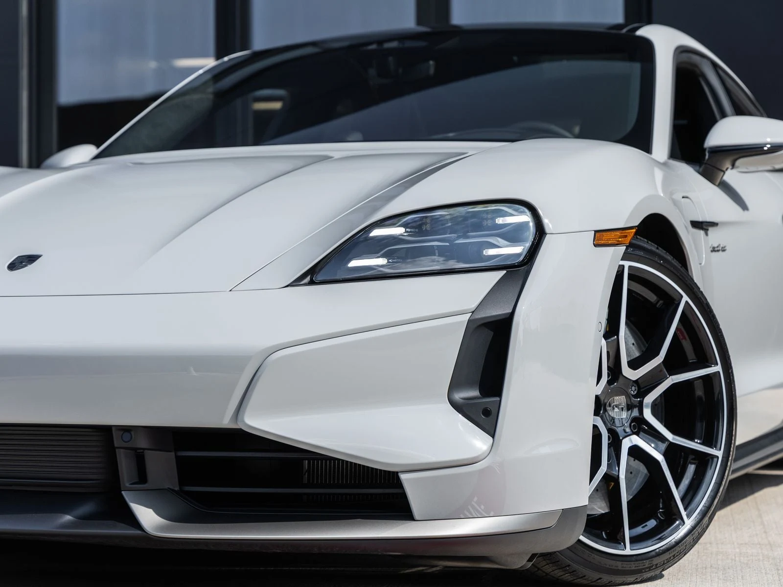 2026 Porsche Taycan Turbo S (2025 Update), 18/20