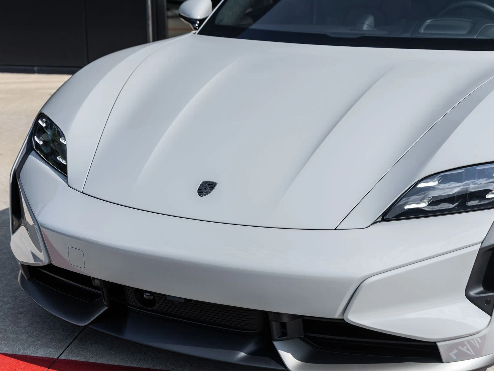 2026 Porsche Taycan Turbo S (2025 Update), 19/20