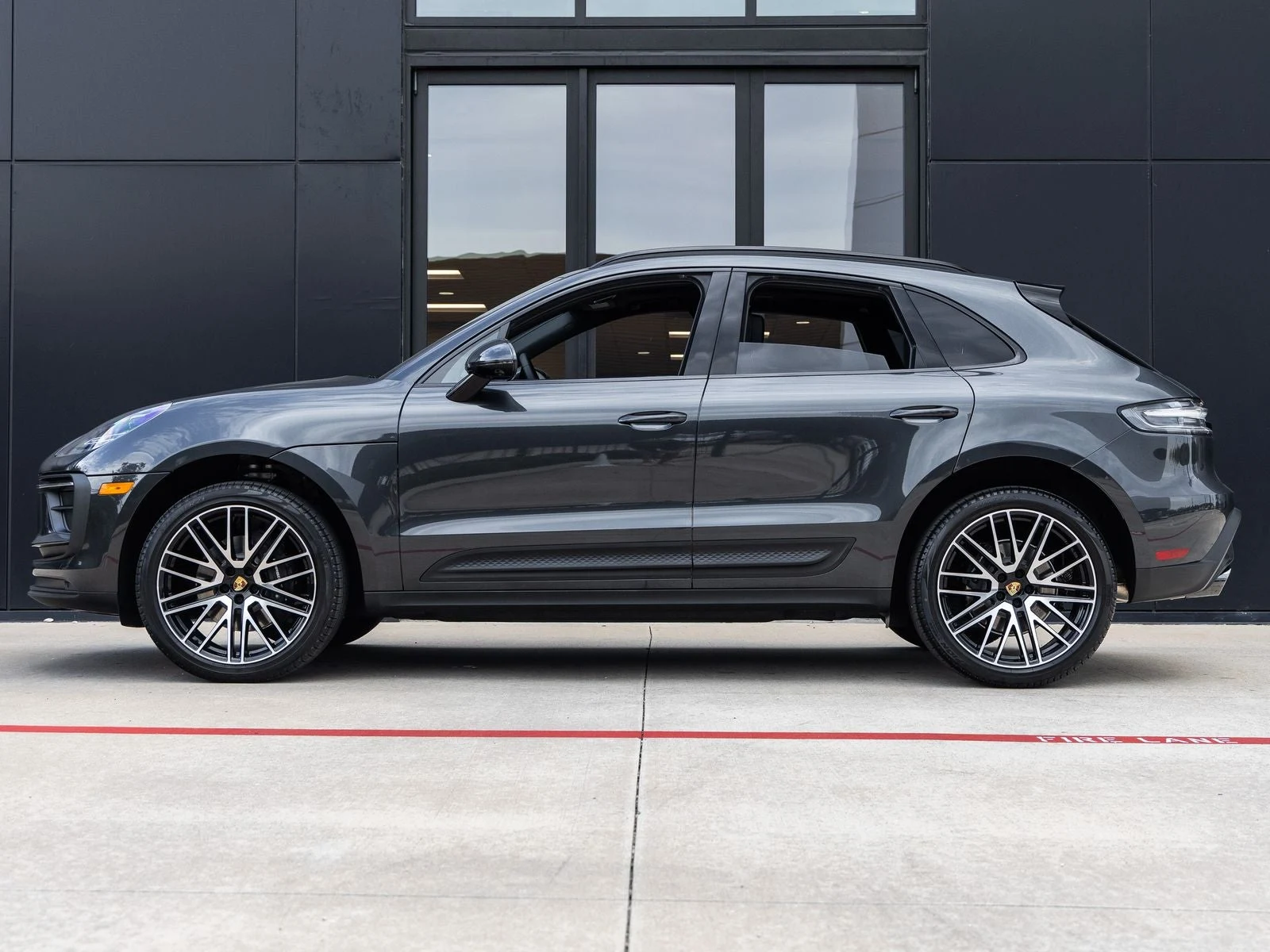 2026 Porsche Macan (95B), 2/20
