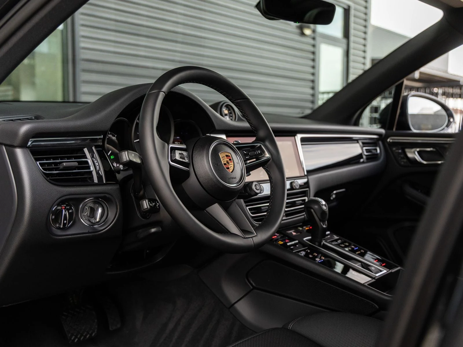 2026 Porsche Macan (95B), 4/20