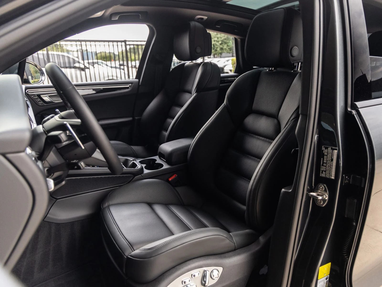2026 Porsche Macan (95B), 5/20