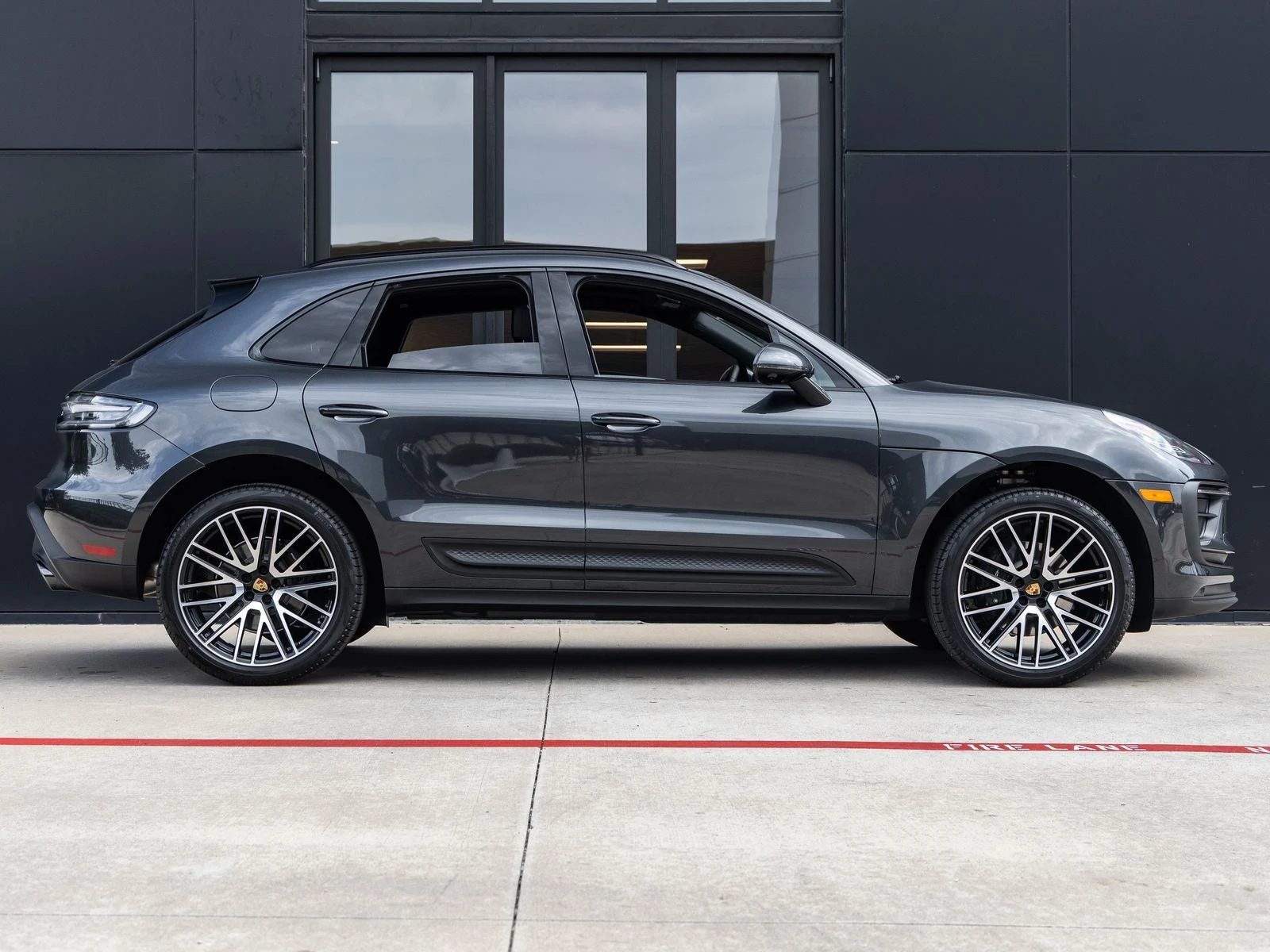 2026 Porsche Macan (95B), 12/20