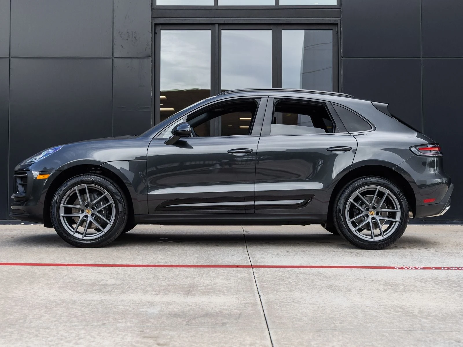 2026 Porsche Macan (95B), 2/20