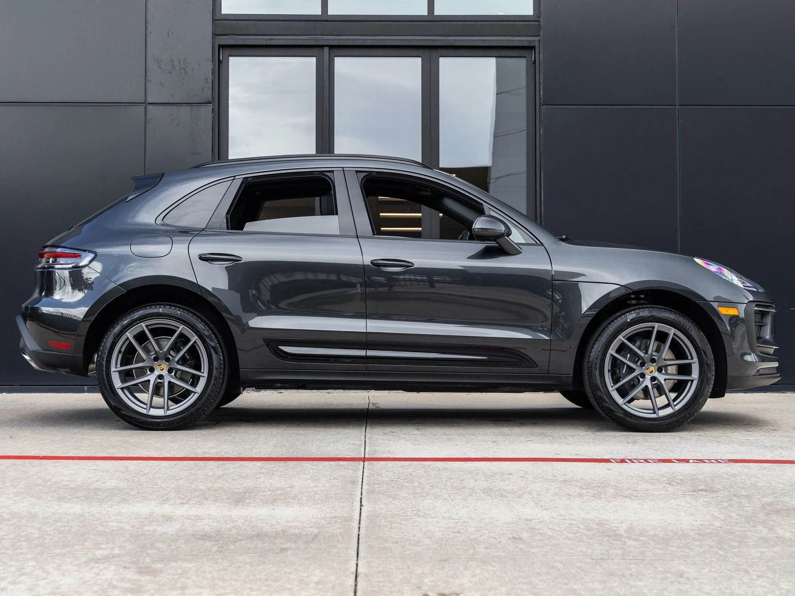2026 Porsche Macan (95B), 12/20