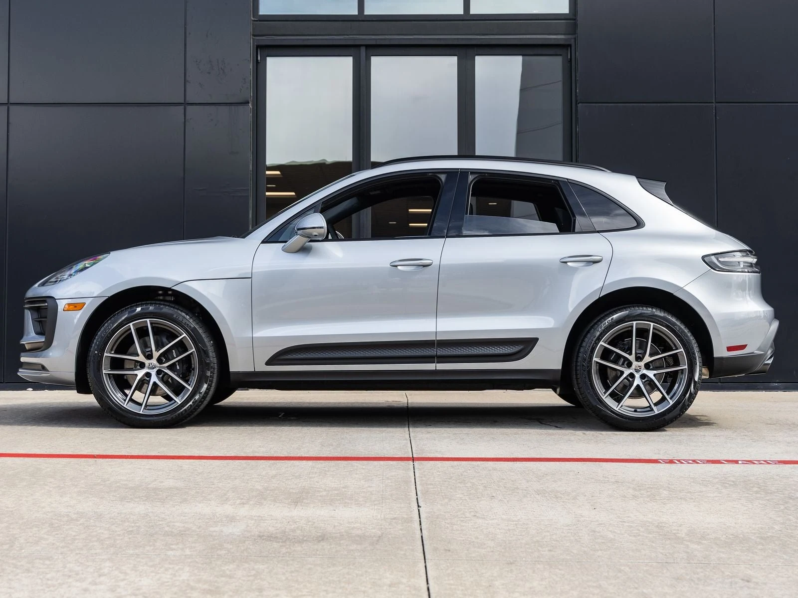 2026 Porsche Macan (95B), 2/20