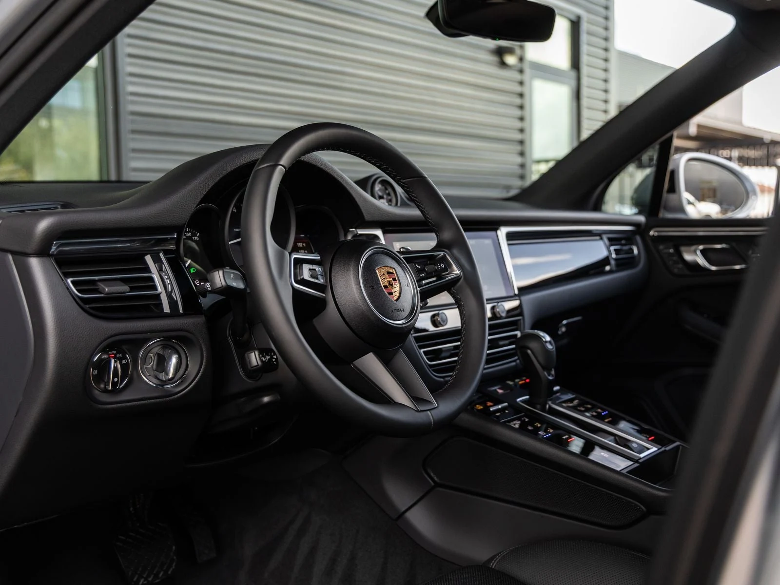 2026 Porsche Macan (95B), 4/20