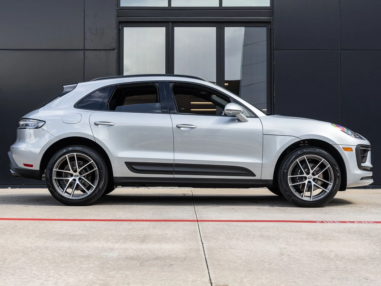 2026 Porsche Macan (95B), 12/20