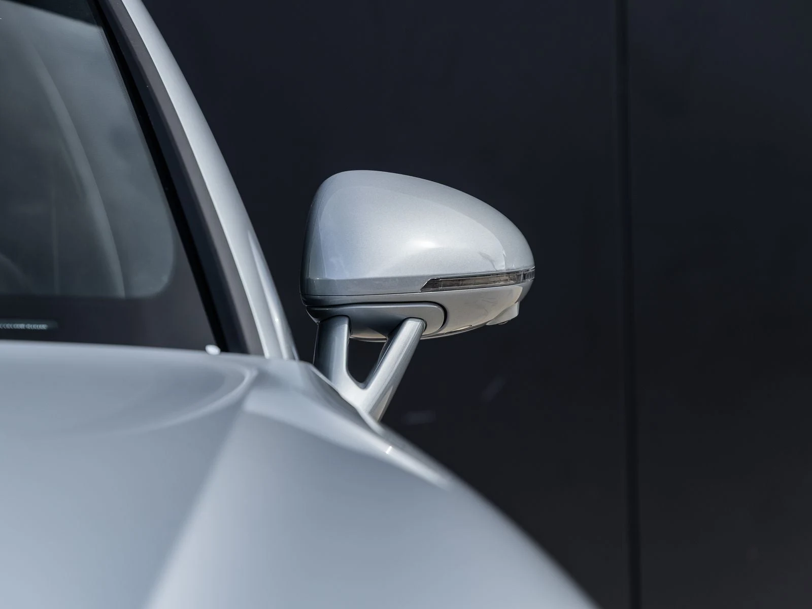 2026 Porsche Macan (95B), 19/20