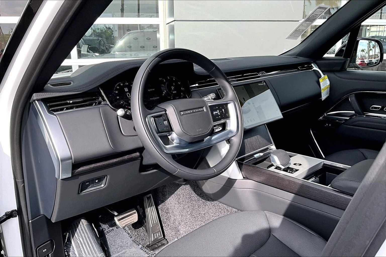 2026 Land Rover Range Rover Plug-In Hybrid SE (L460), 6/14