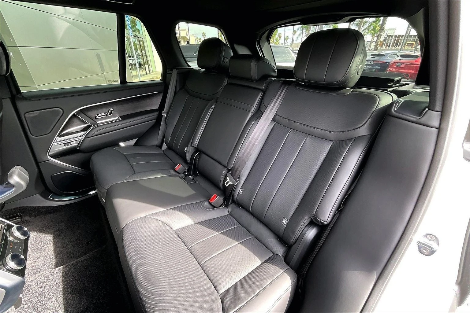 2026 Land Rover Range Rover Plug-In Hybrid SE (L460), 10/14