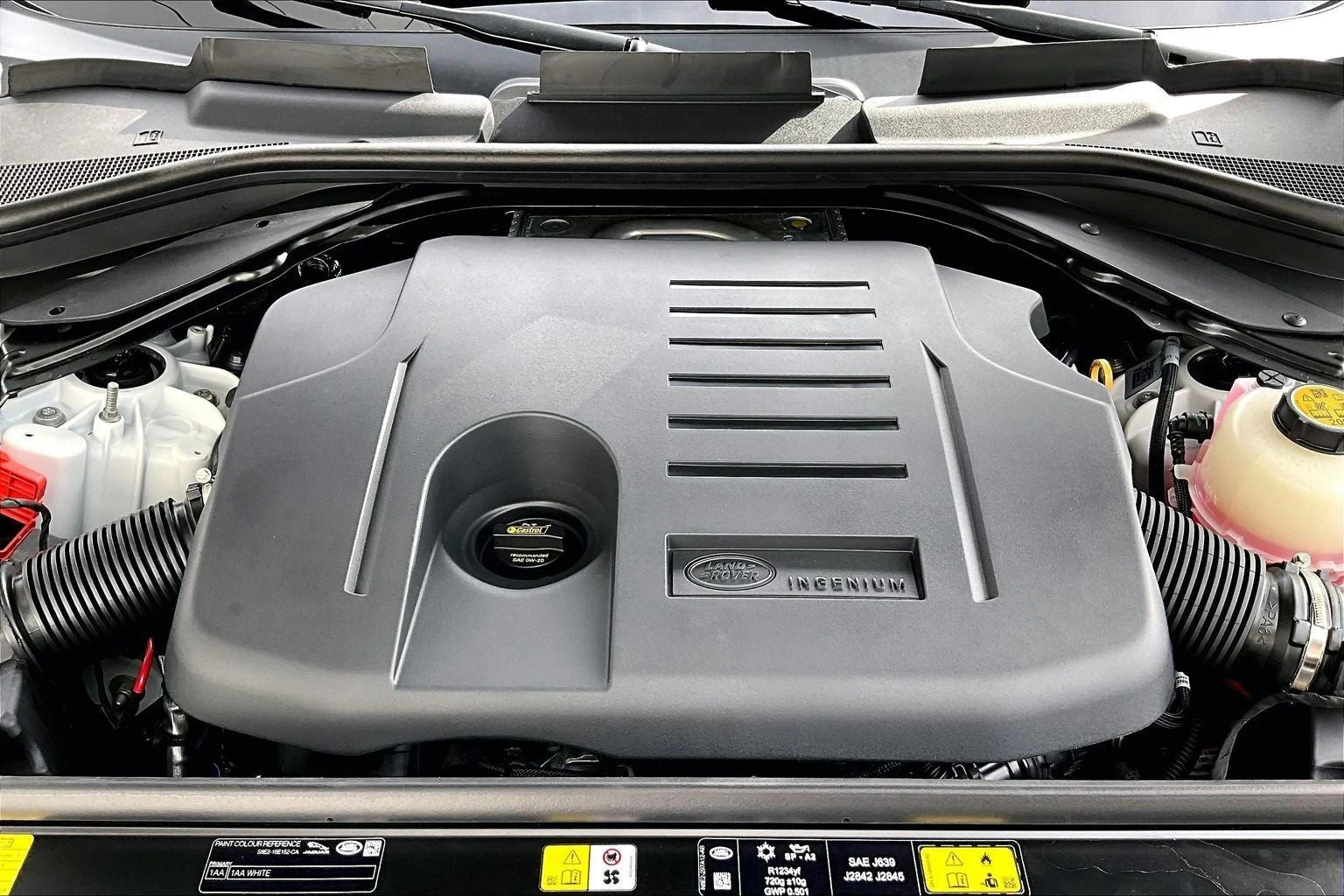 2026 Land Rover Range Rover Plug-In Hybrid SE (L460), 11/14