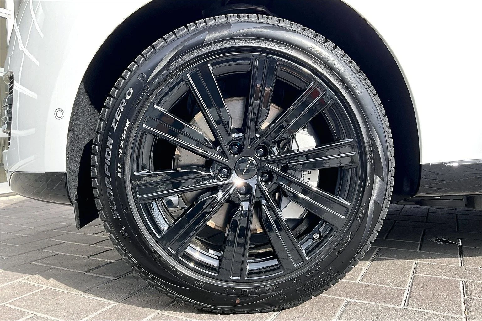 2026 Land Rover Range Rover Plug-In Hybrid SE (L460), 12/14