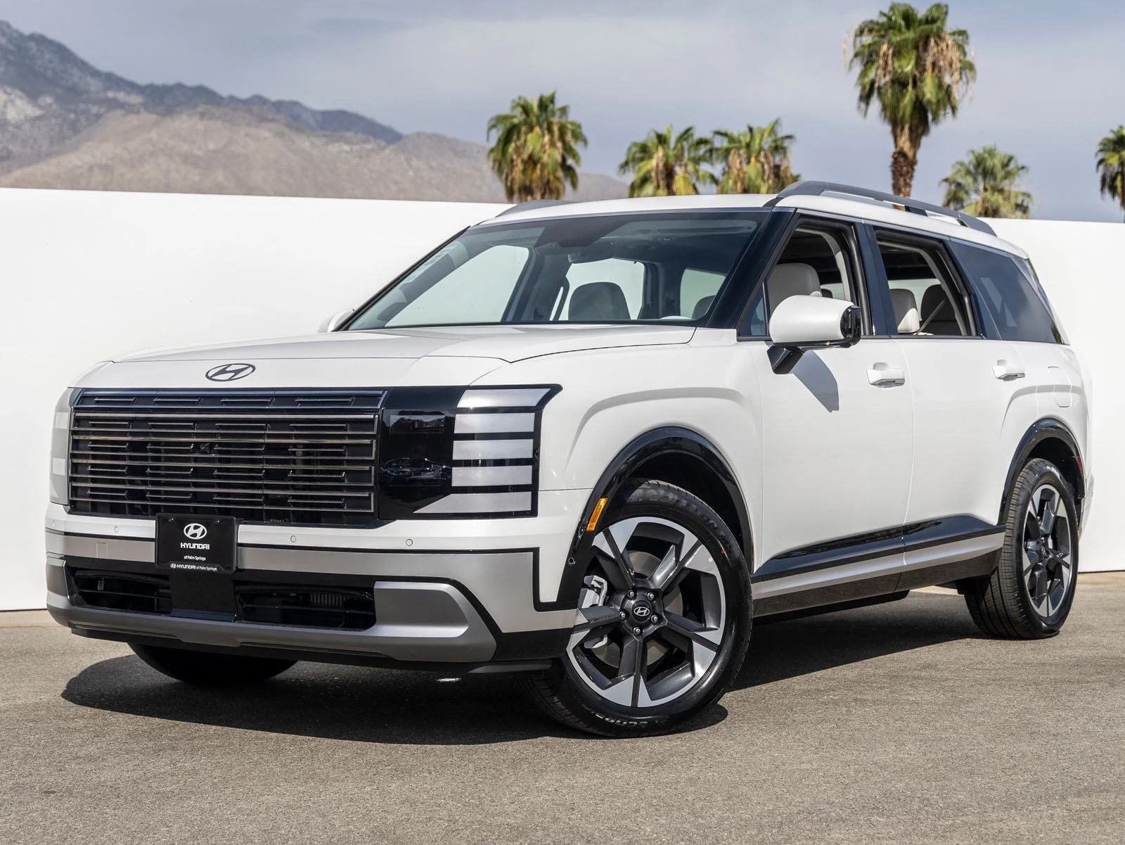 Hyundai Palisade Hybrid Limited (LX3) · Creamy White Pearl · Indigo Auto Group
