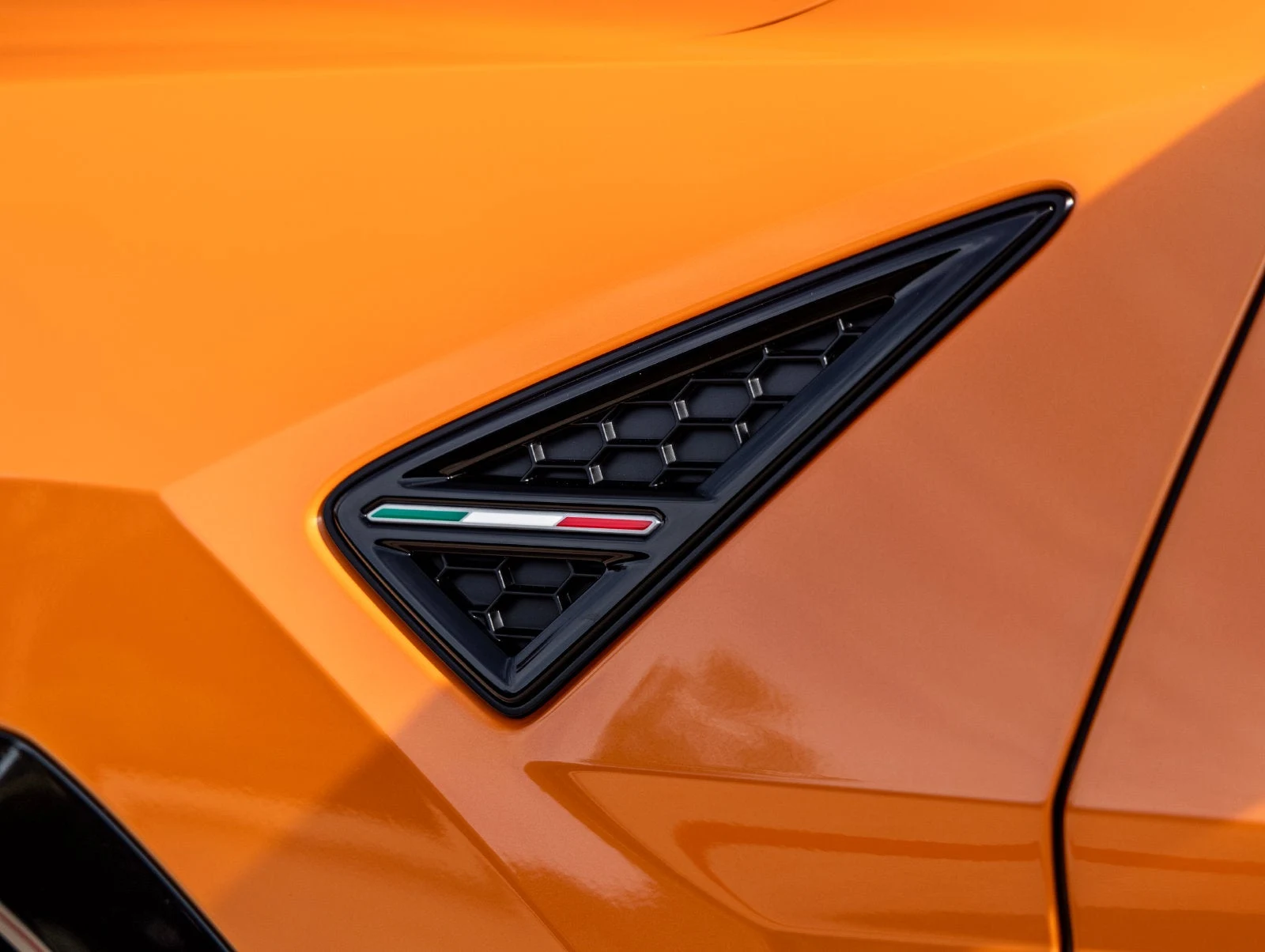 2026 Lamborghini Urus SE, 14/20