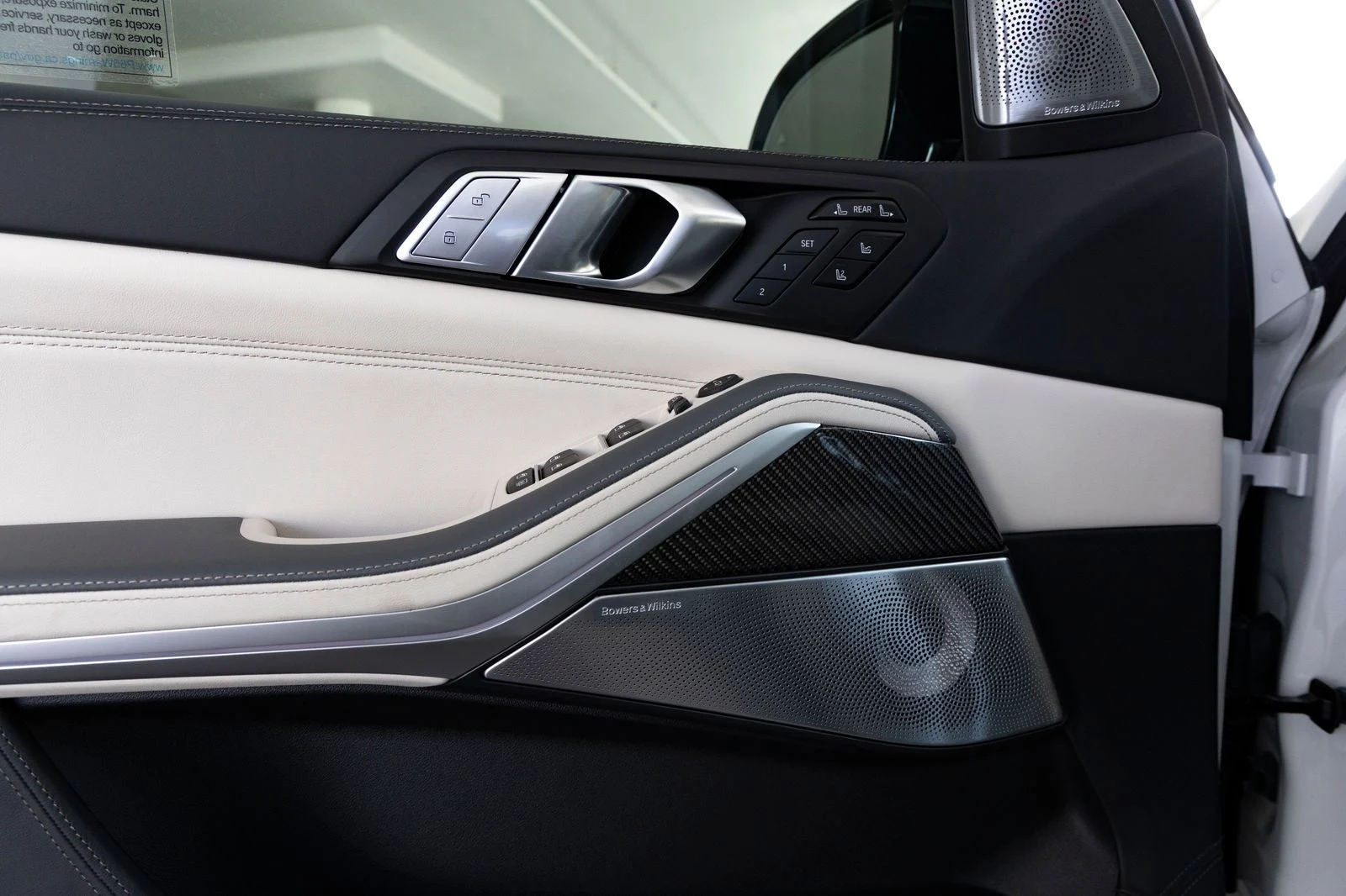 2027 BMW X7 M60i, 15/20