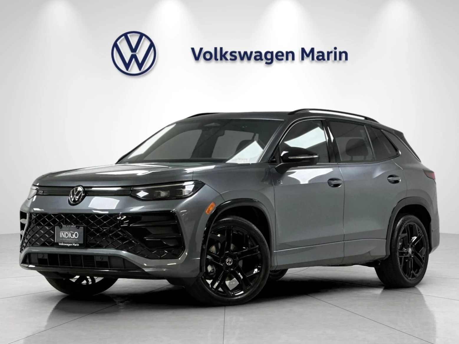 Volkswagen Tiguan SE R-Line Black (3rd Generation North America) · Platinum Gray Metallic · Indigo Auto Group
