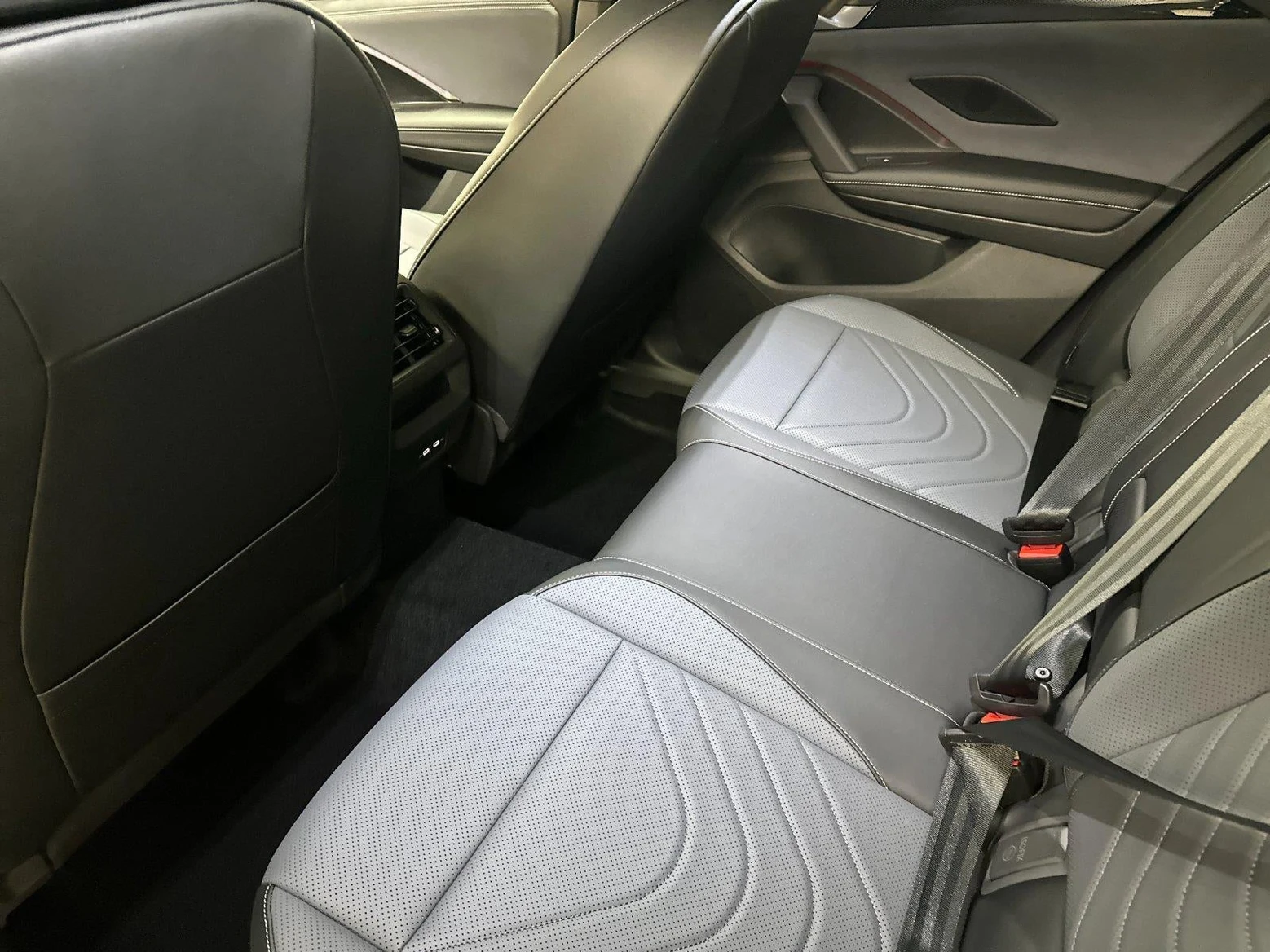 2026 Volkswagen Tiguan SE R-Line Black (3rd Generation North America), 11/20