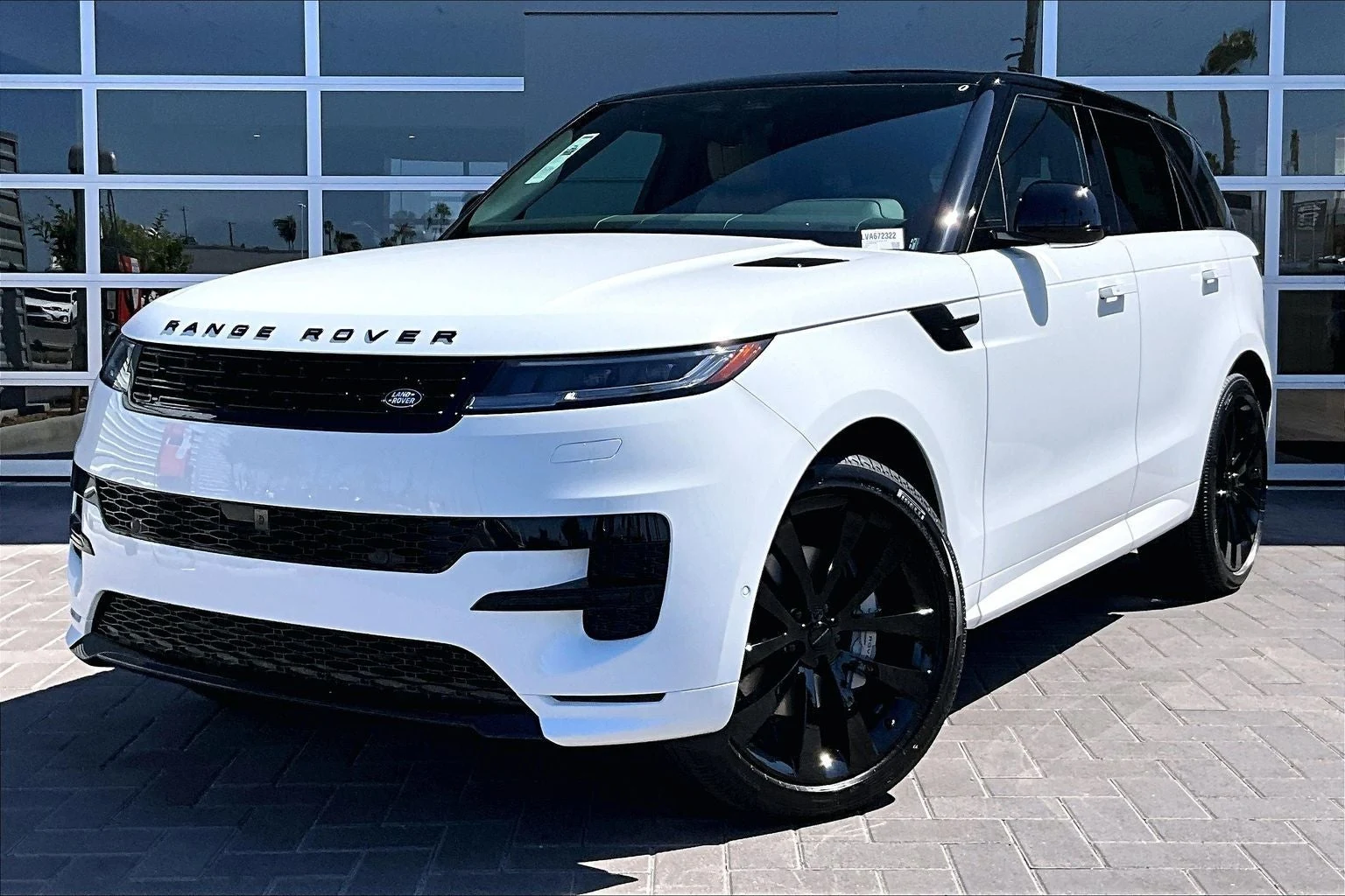 Land Rover Range Rover Sport Dynamic SE (L461) · Fuji White · Indigo Auto Group