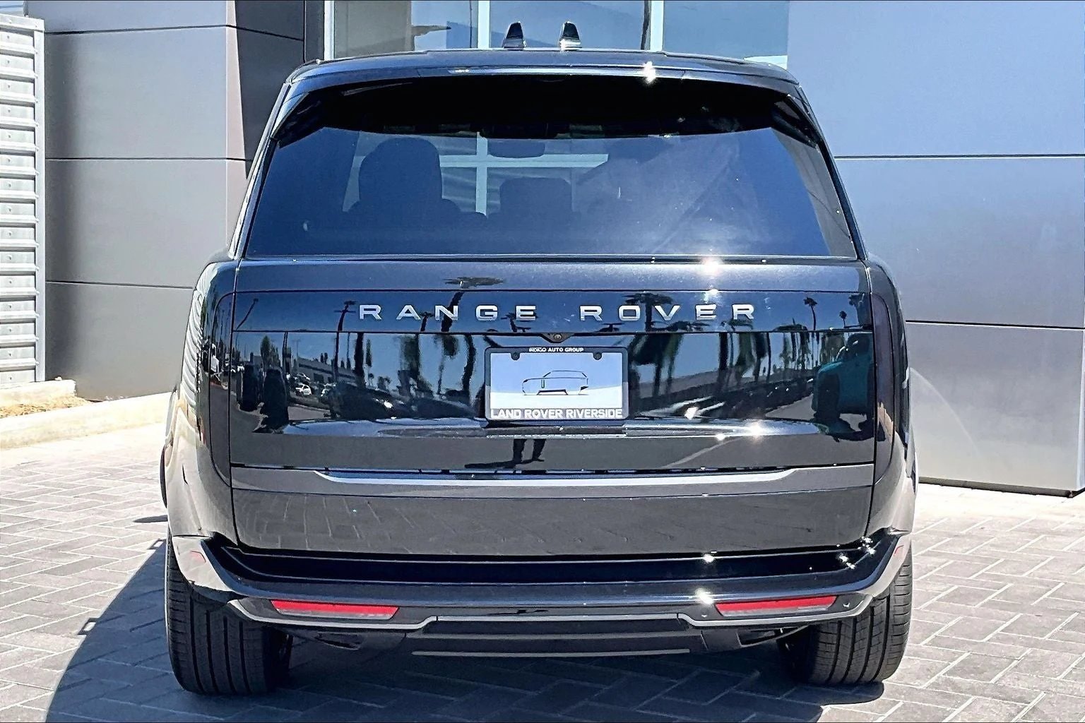 2027 Land Rover Range Rover SE LWB (L460), 4/15