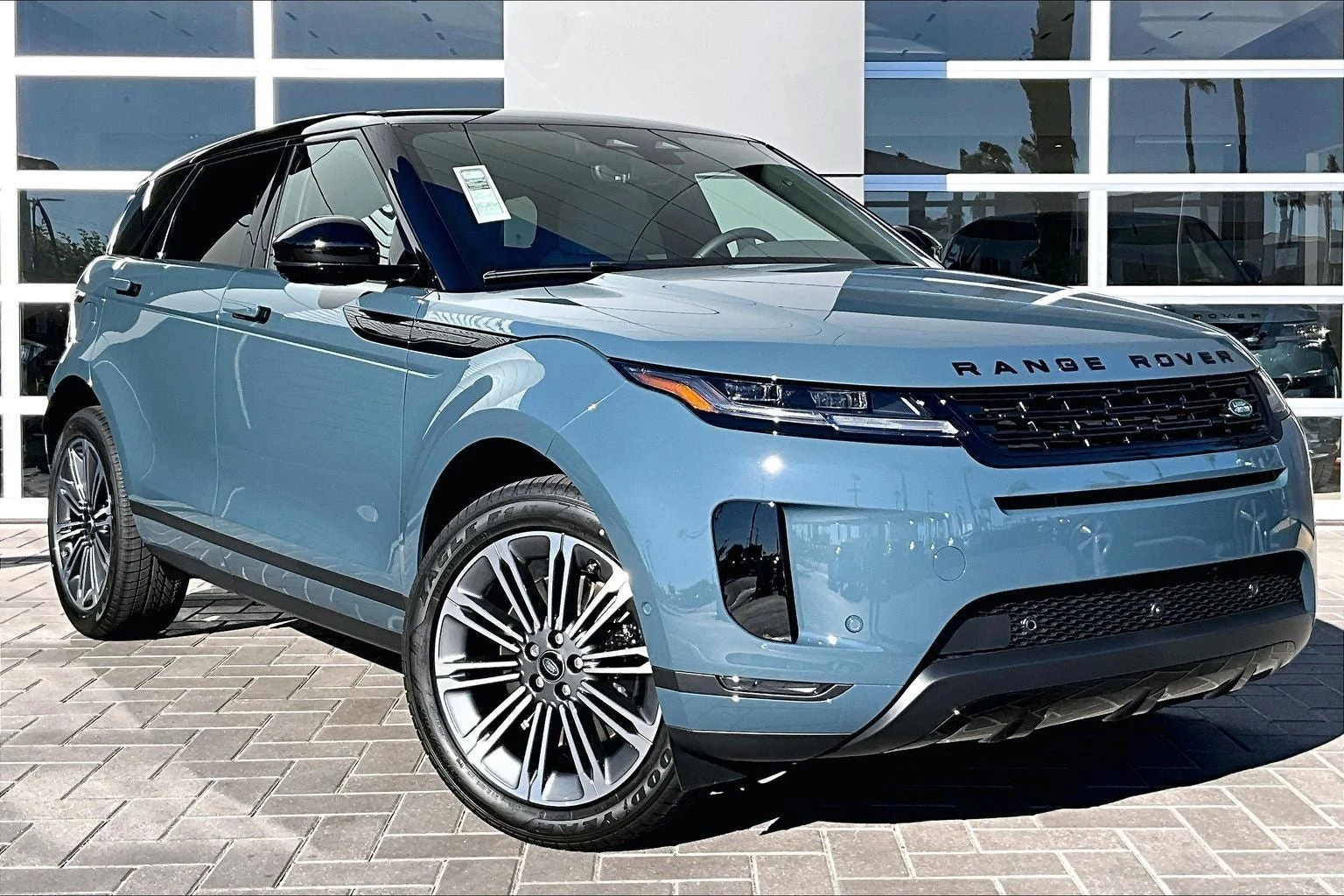 2026 Land Rover Range Rover Evoque S (L551), 2/14