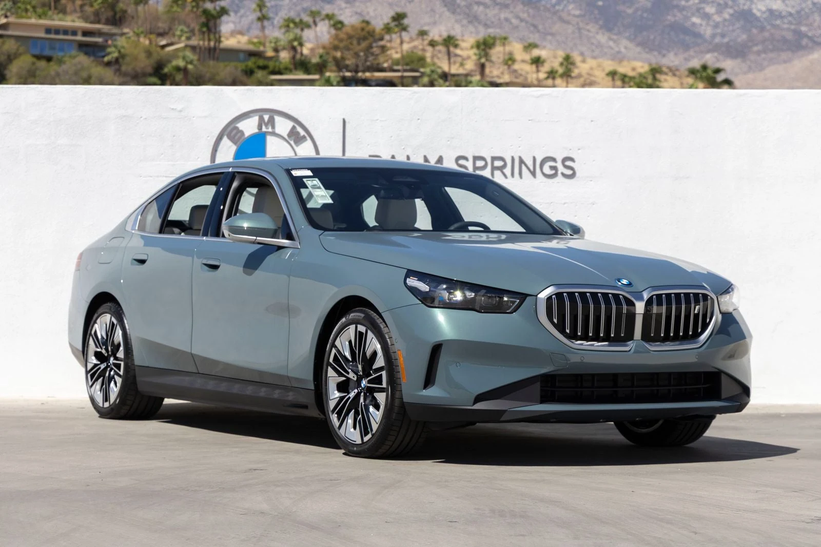 2027 BMW i5 eDrive40 (G60), 2/20