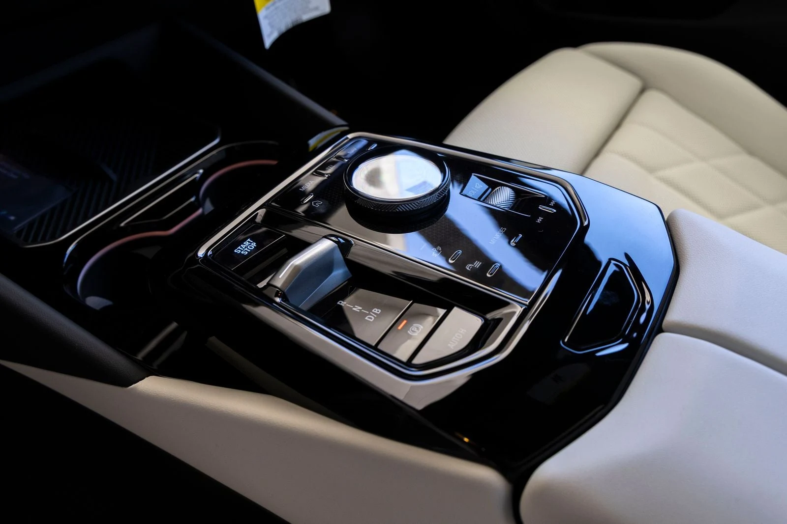 2027 BMW i5 eDrive40 (G60), 17/20