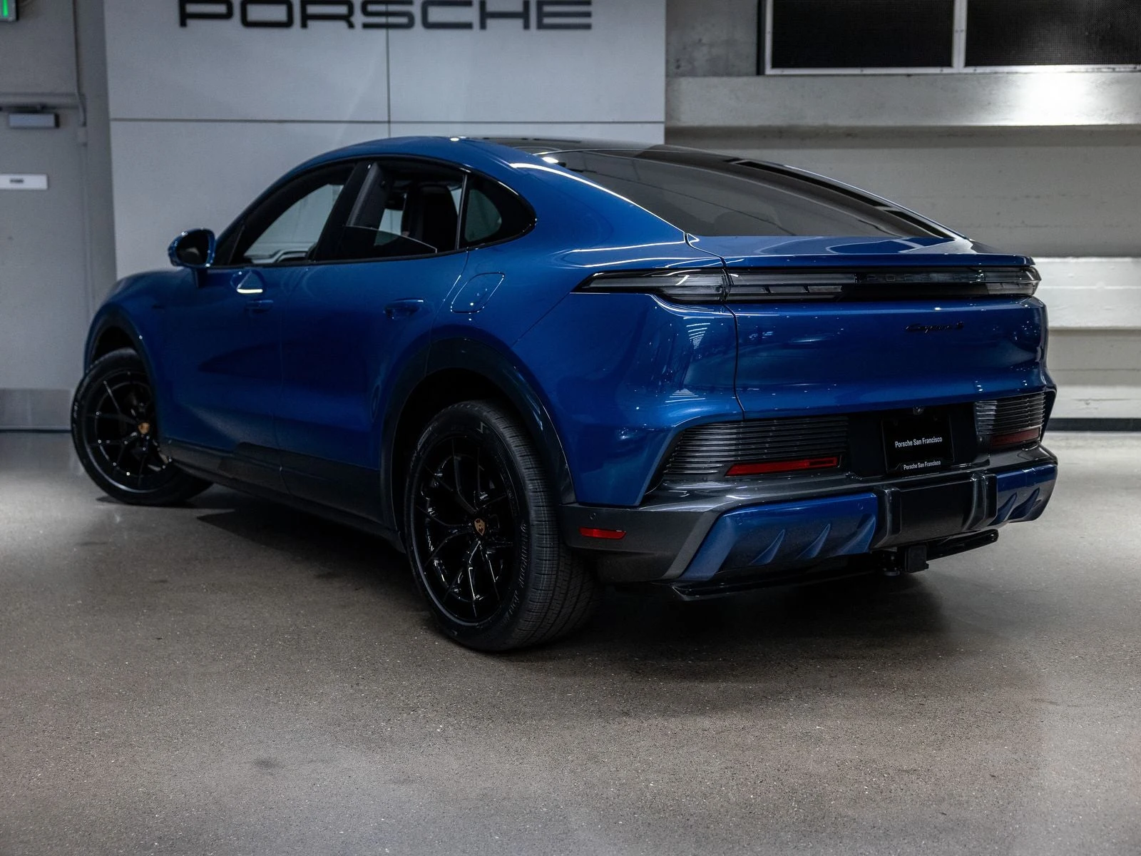 2026 Porsche Cayenne S Coupé Electric (E4), 3/20