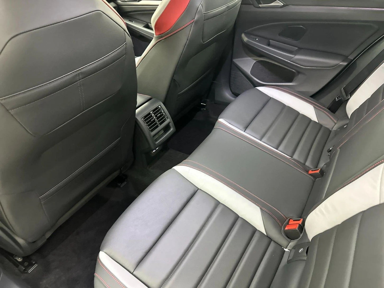 2026 Volkswagen Golf GTI SE (Mk8.5), 11/20
