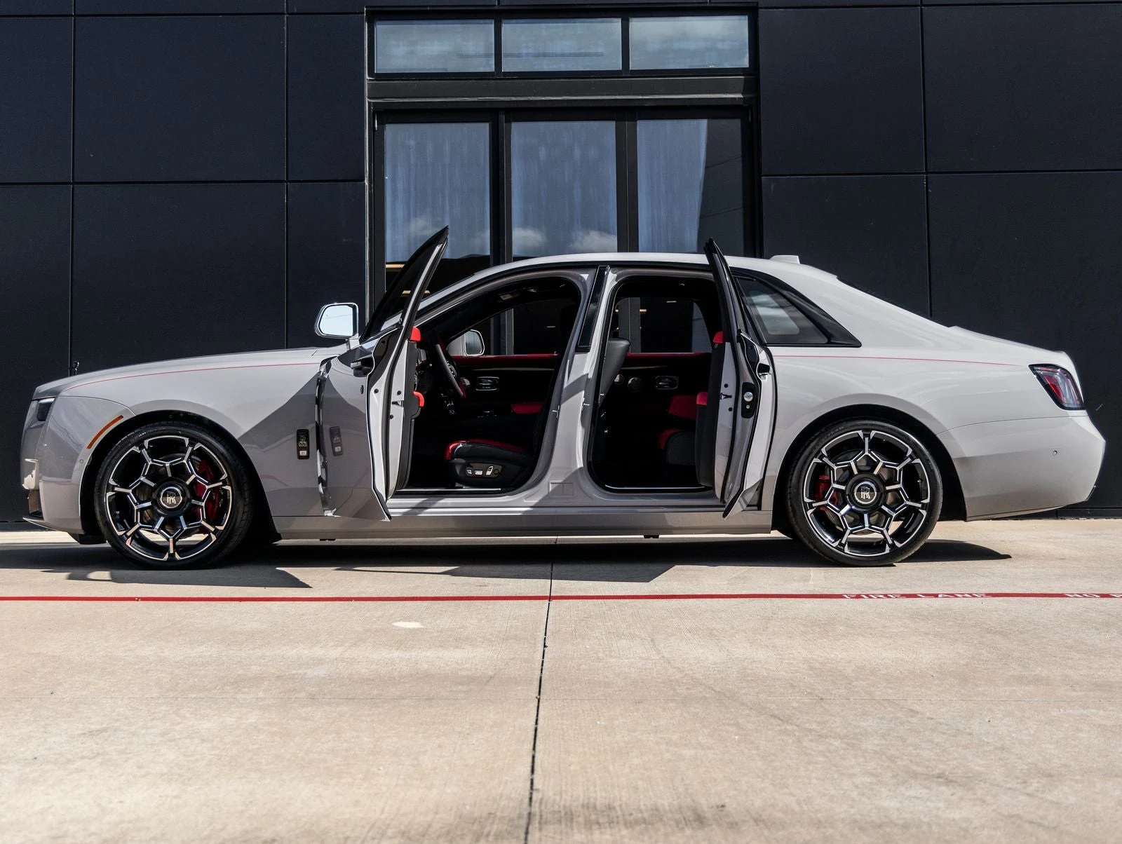 2027 Rolls-Royce Ghost Black Badge Series II, 11/20
