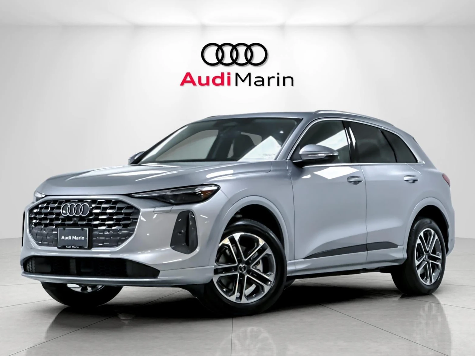 Audi Q5 Premium Plus (GU) · Florett Silver Metallic · Indigo Auto Group