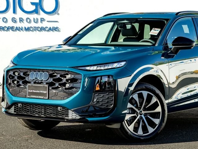 2026 Audi Q3 S line quattro (FJ), 2/20