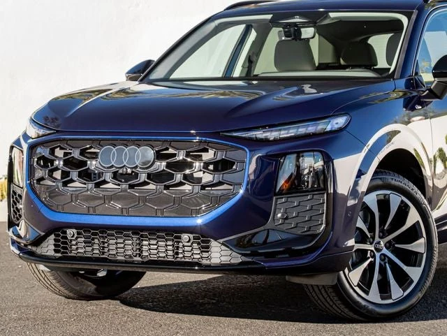 2026 Audi Q3 S line quattro (FJ), 2/20