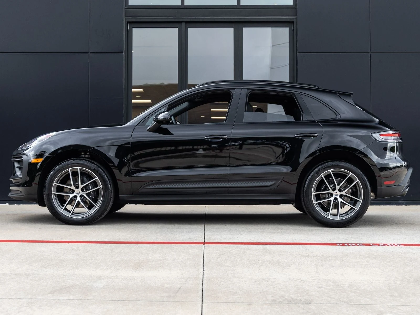 2026 Porsche Macan (95B), 2/20