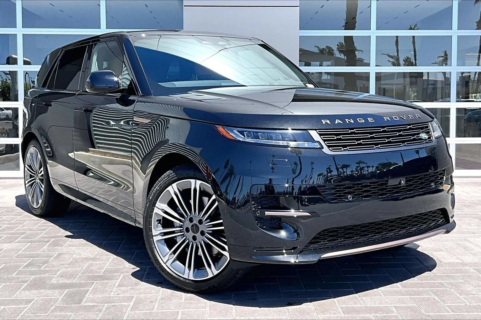 2027 Land Rover Range Rover Sport Dynamic SE (L461), 2/14