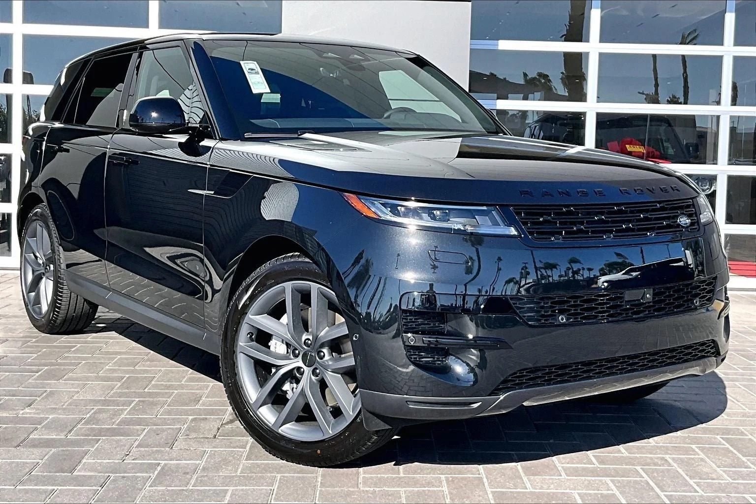 2027 Land Rover Range Rover Sport SE (L461), 2/14