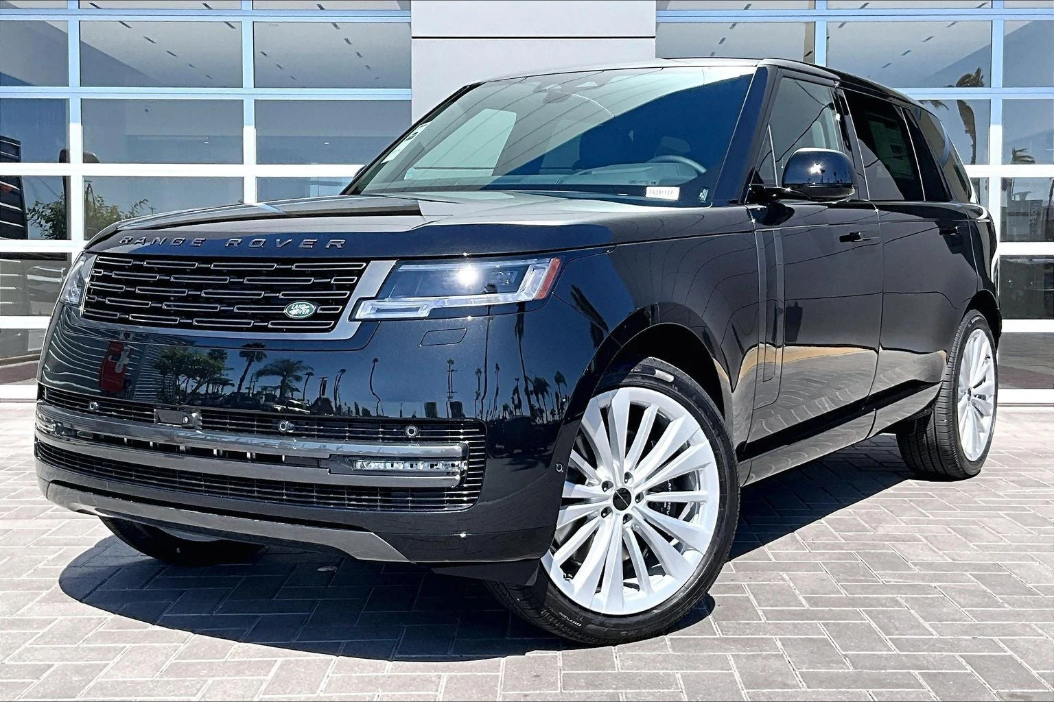 Land Rover Range Rover SE LWB (L460) · Santorini Black · Indigo Auto Group