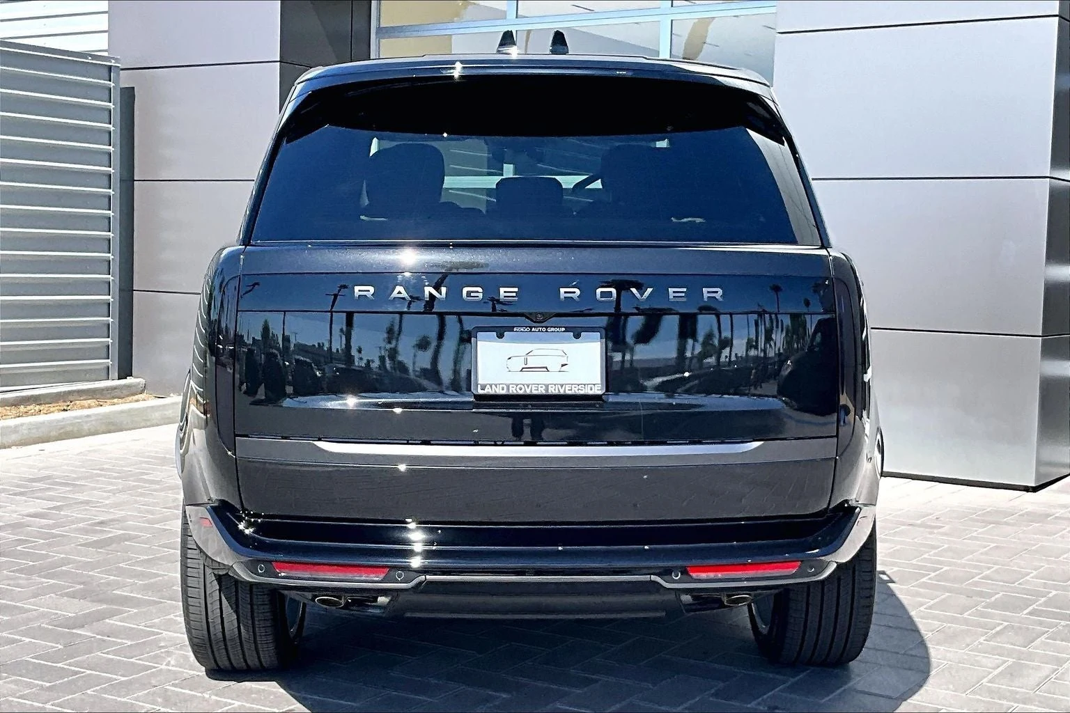 2026 Land Rover Range Rover SE LWB (L460), 4/15