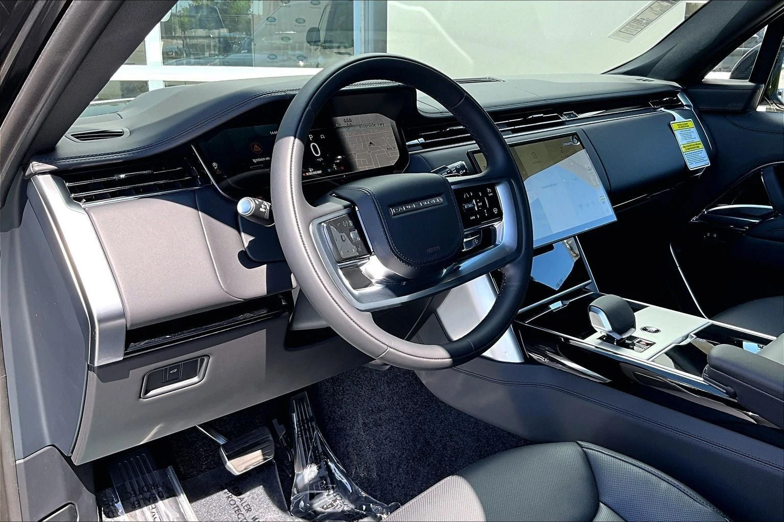 2026 Land Rover Range Rover SE LWB (L460), 6/15