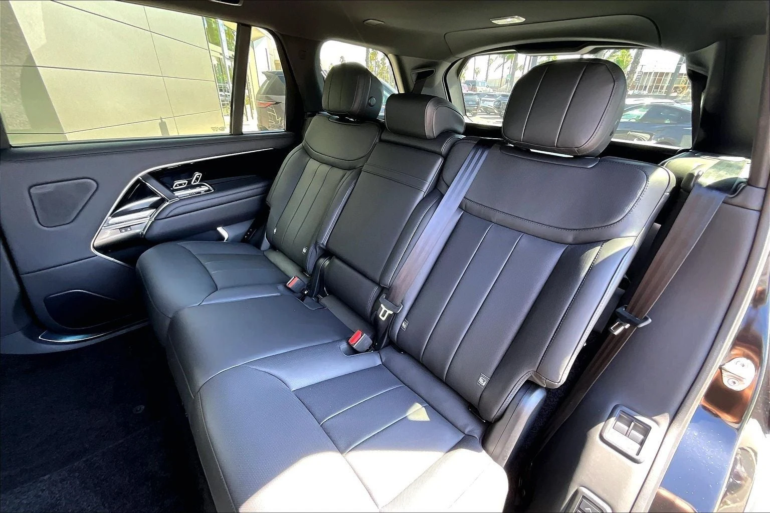 2026 Land Rover Range Rover SE LWB (L460), 10/15