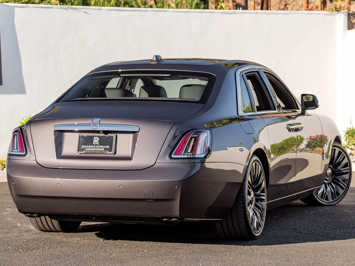 2027 Rolls-Royce Ghost Series II, 2/20