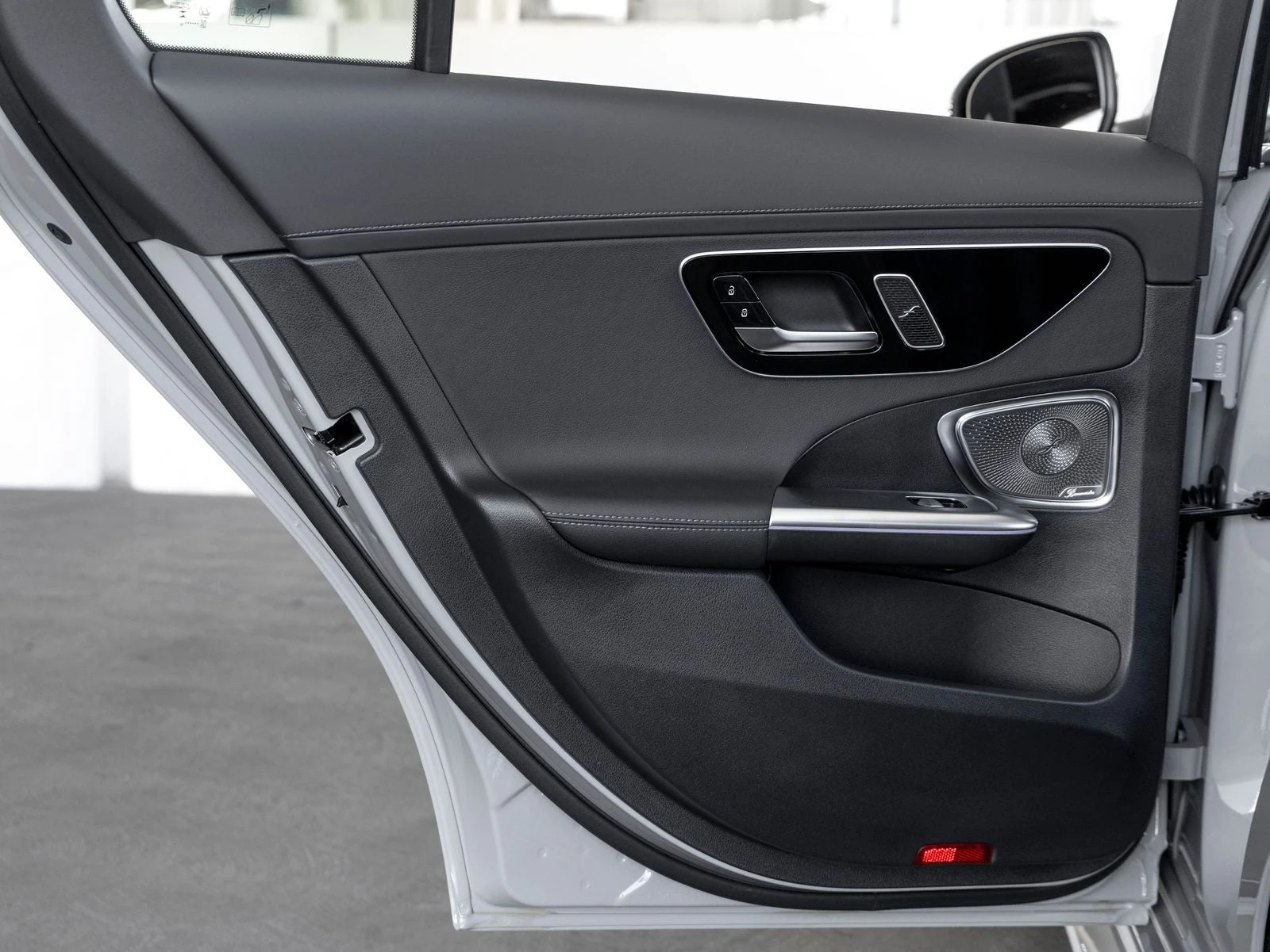 2026 Mercedes-Benz C 300 (W206), 18/20