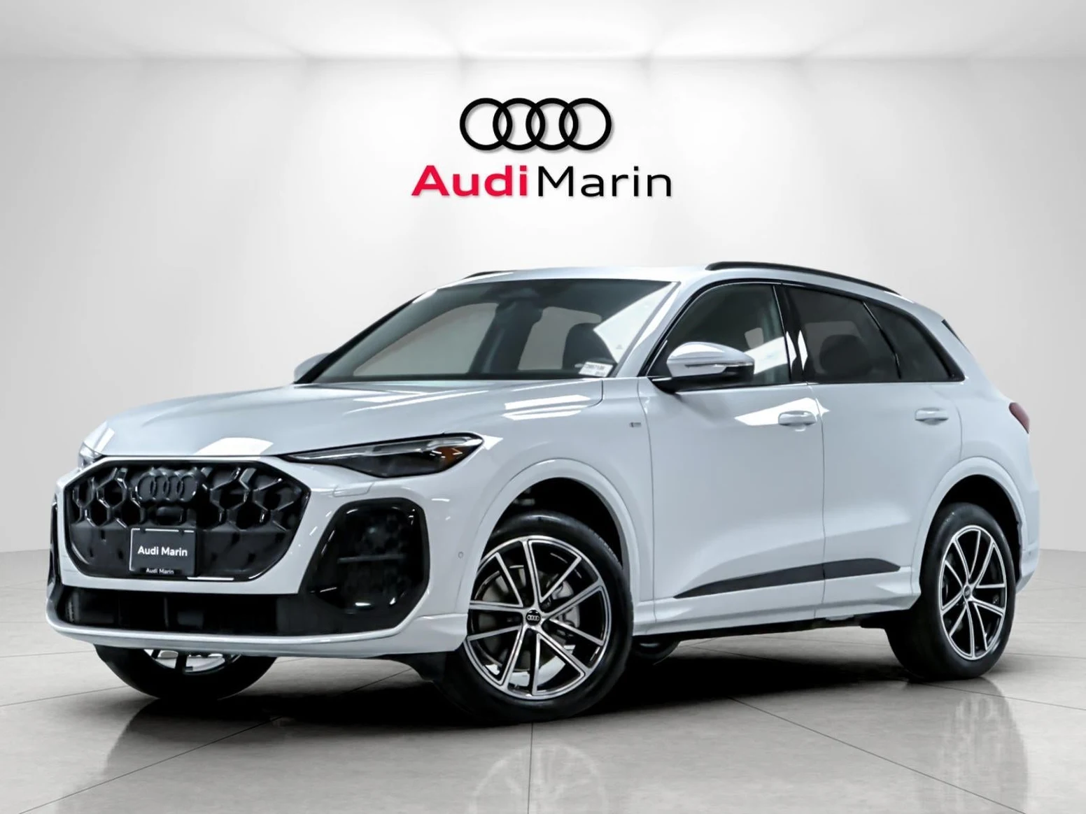 Audi Q5 Premium Plus (GU) · Glacier White Metallic · Indigo Auto Group