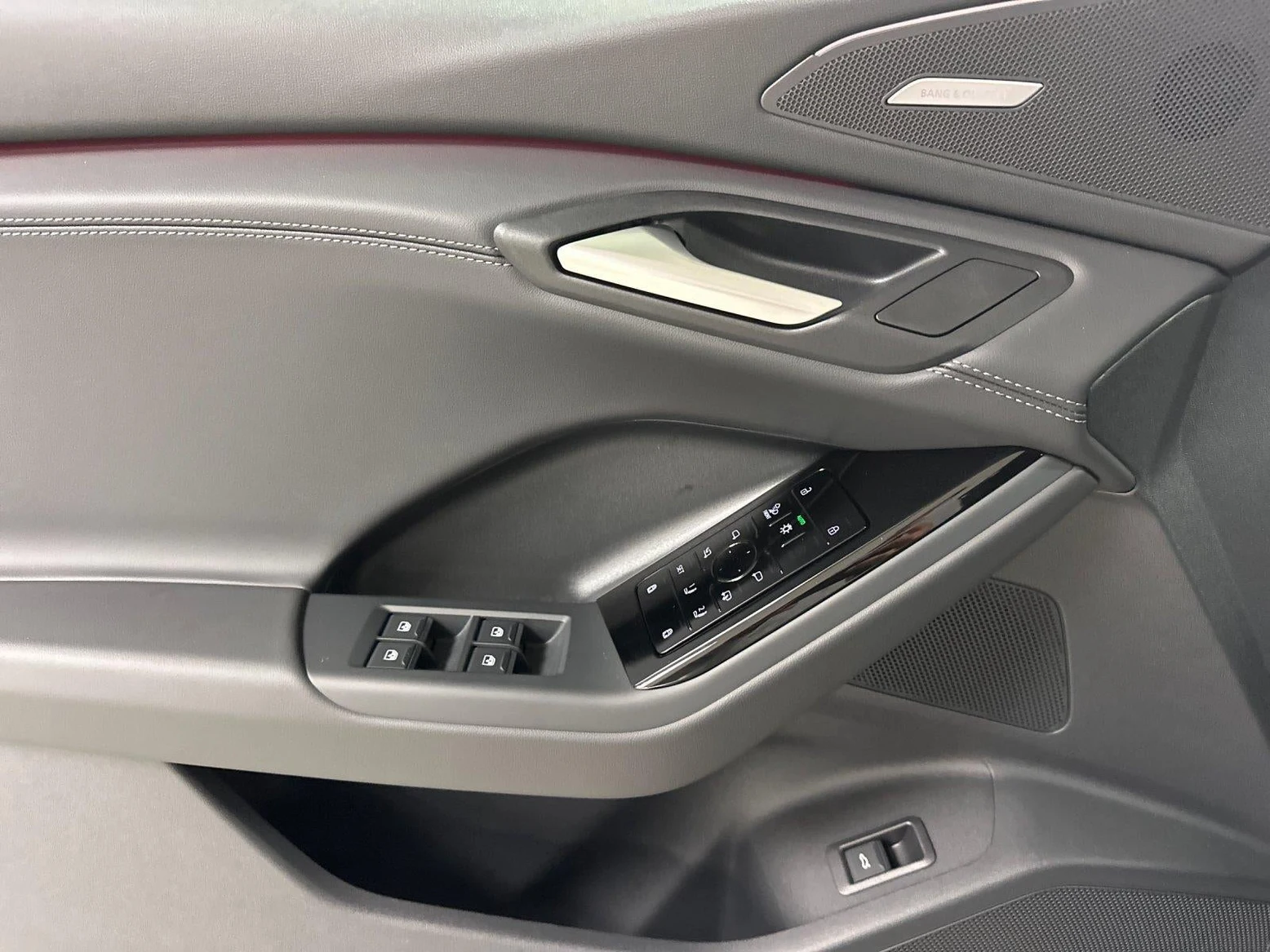 2027 Audi SQ6 e-tron Sportback Premium Plus, 10/20