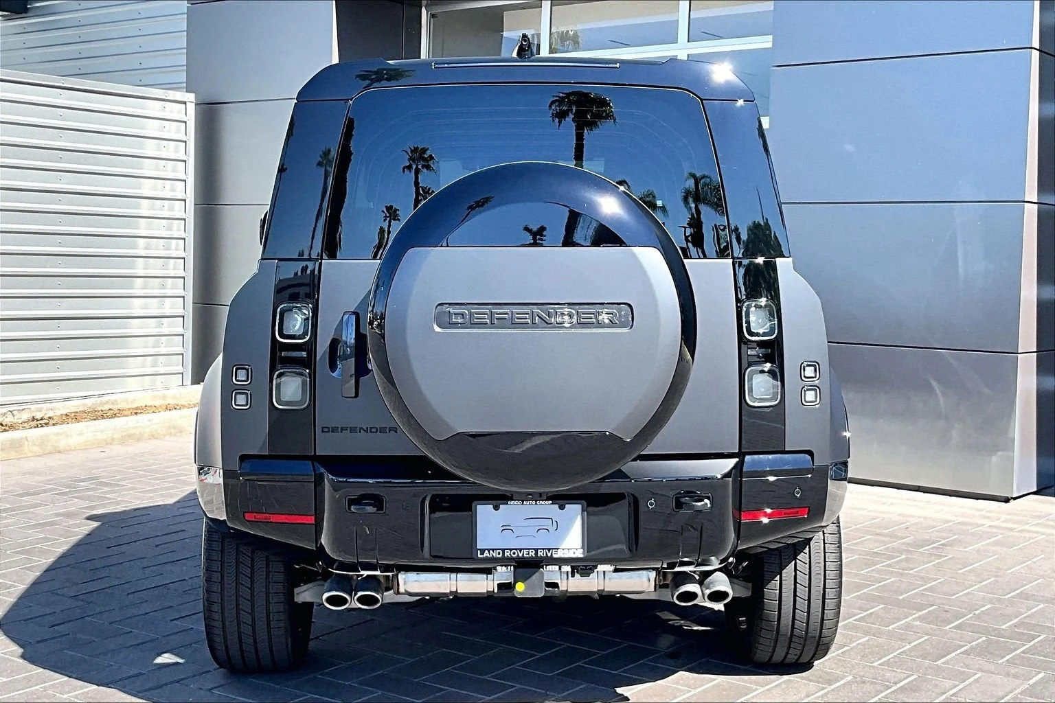 2026 Land Rover Defender 90 V8 (L663), 4/14