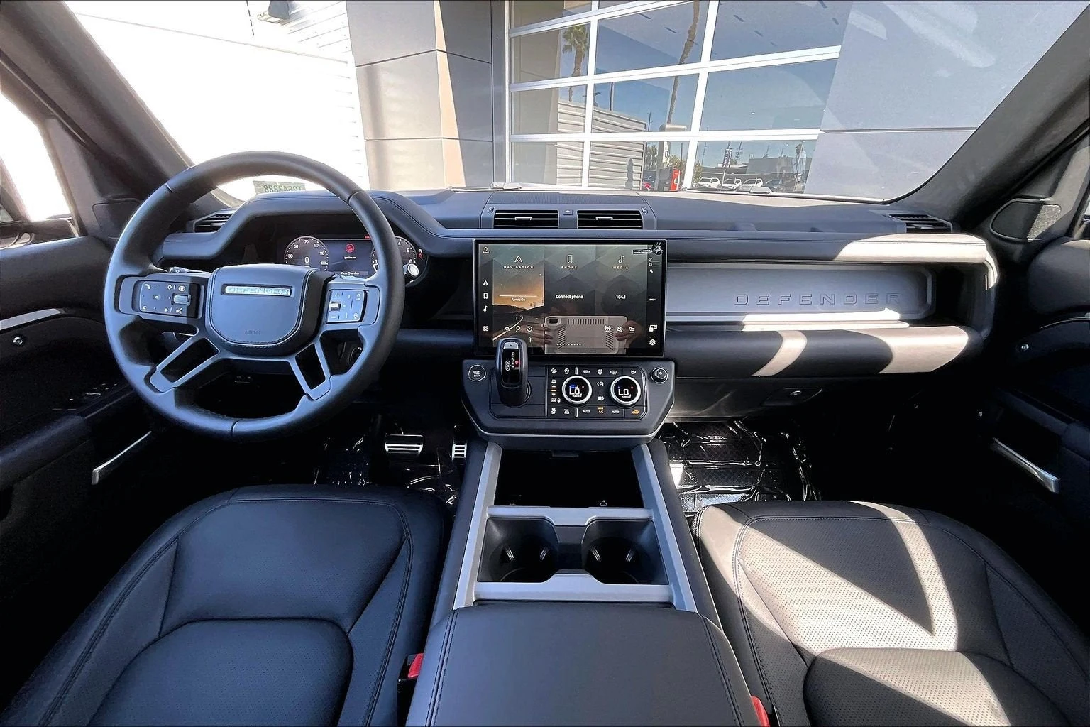 2026 Land Rover Defender 90 V8 (L663), 5/14