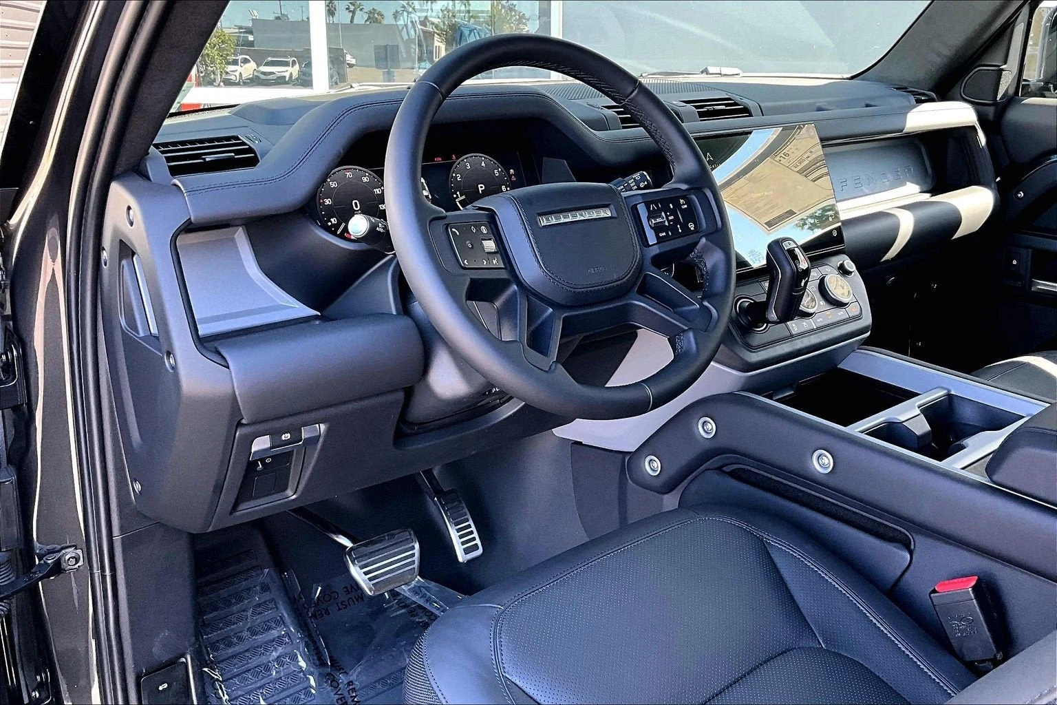 2026 Land Rover Defender 90 V8 (L663), 6/14
